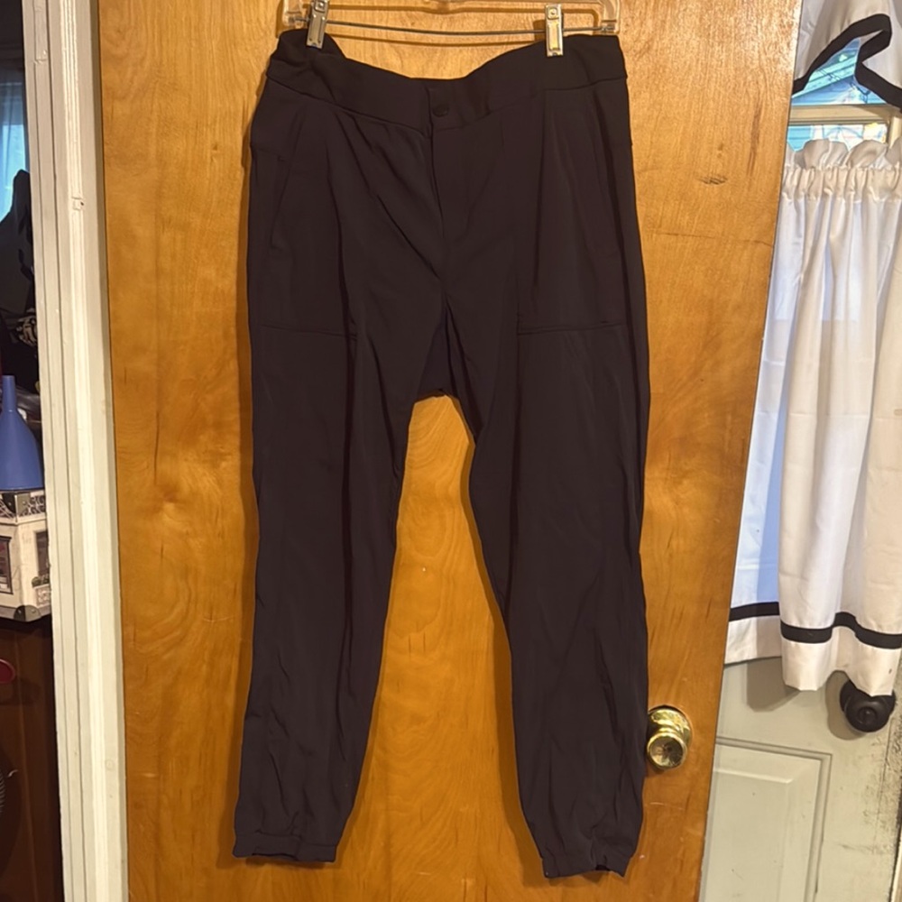 EUC* Athleta Black pants sz 12